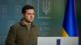 Zelenskyj: Ukrajina zůstala proti ruské armádě sama, všichni se bojí. Jsem cíl číslo 1