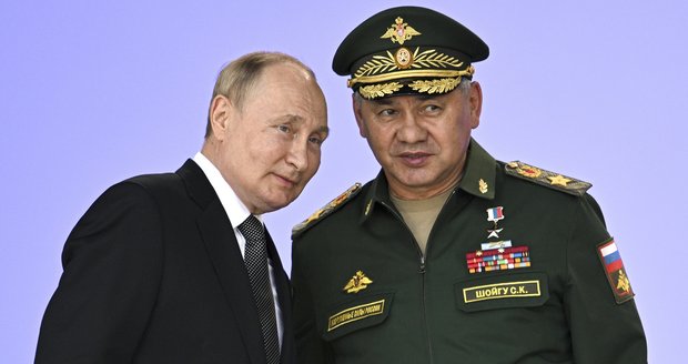 Putinovy čistky: V armádě se zatýká, tvrdí Ukrajinci. Šojgu a Gerasimov jako obětní beránci?