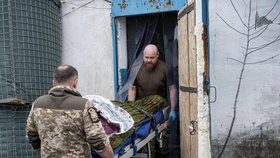 „Ukrajinský M.A.S.H.“ a jeho šéflékař Viktor: Slepíme zraněné a pošleme je dál