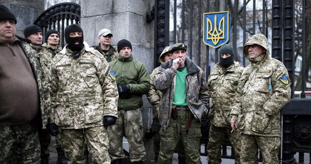 Expert: Ukrajinci neumí válčit! Chybí jim strategie, jejich rozvědku ovládají Rusové