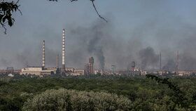 Rusy ostřelovaná chemička Azot v Severodoněcku