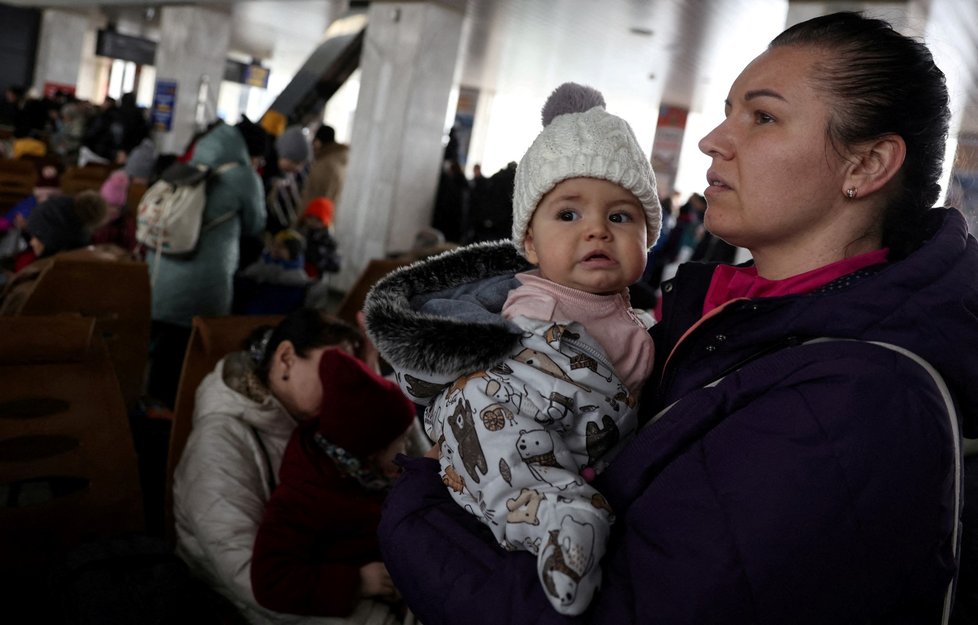 Válka na Ukrajině: Uprchlíci na Kyjevském vlakovém nádraží (1.3.2022)