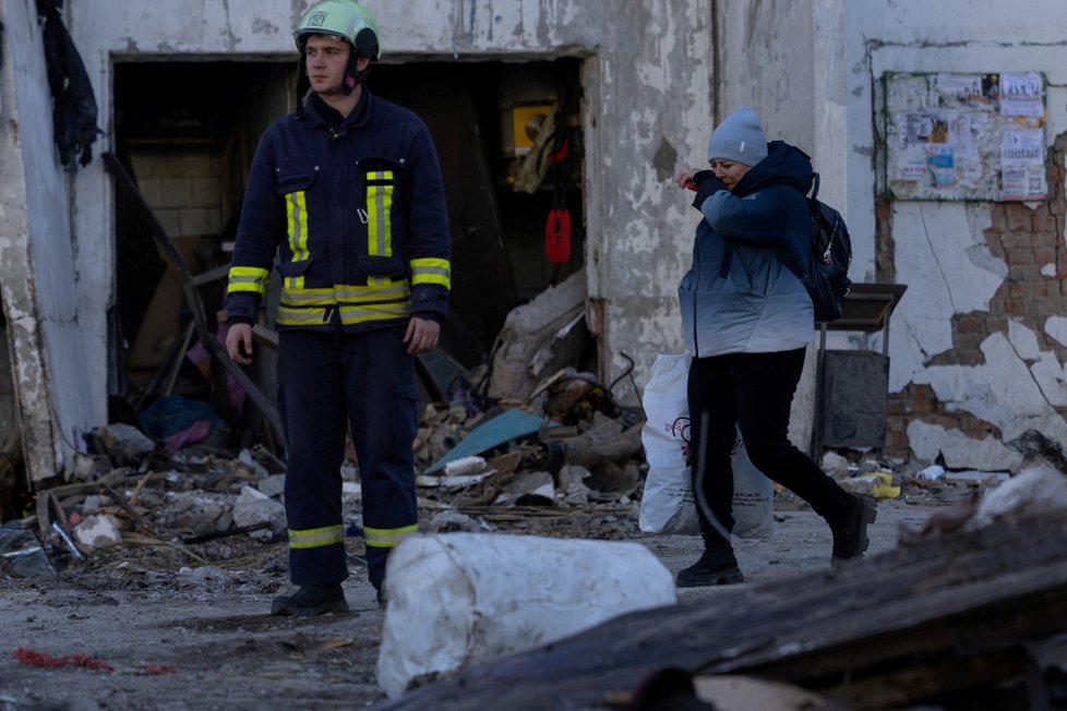 Lidé truchlí za oběti ve městě Umaň