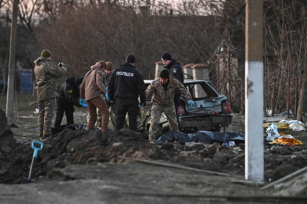 Následky dopadu raketu v Záporoží (5. 12. 2022)