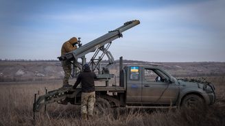 Válka na Ukrajině ONLINE: Země NATO slíbily Ukrajině další protivzdušné systémy, řekl Stoltenberg