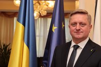 Dva roky »bezvládí« končí. Ukrajina má v Praze nového velvyslance. Jak zvládá češtinu?