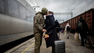 Mobilizací proti ruské mase – Ukrajinou cloumá plán poslat do války půl milionu lidí