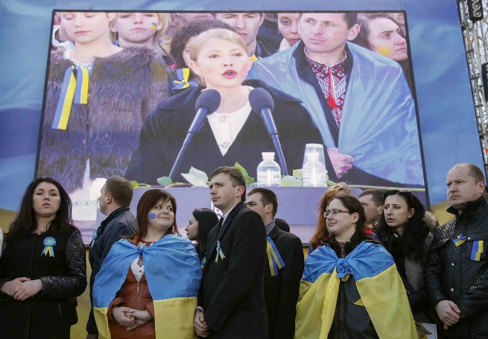 Příznivci Julije Tymošenkové, která kandiduje na prezidentku Ukrajiny.