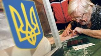 Odevzdejte majetková přiznání, jinak nepřijdou peníze od MMF, varuje ukrajinský premiér