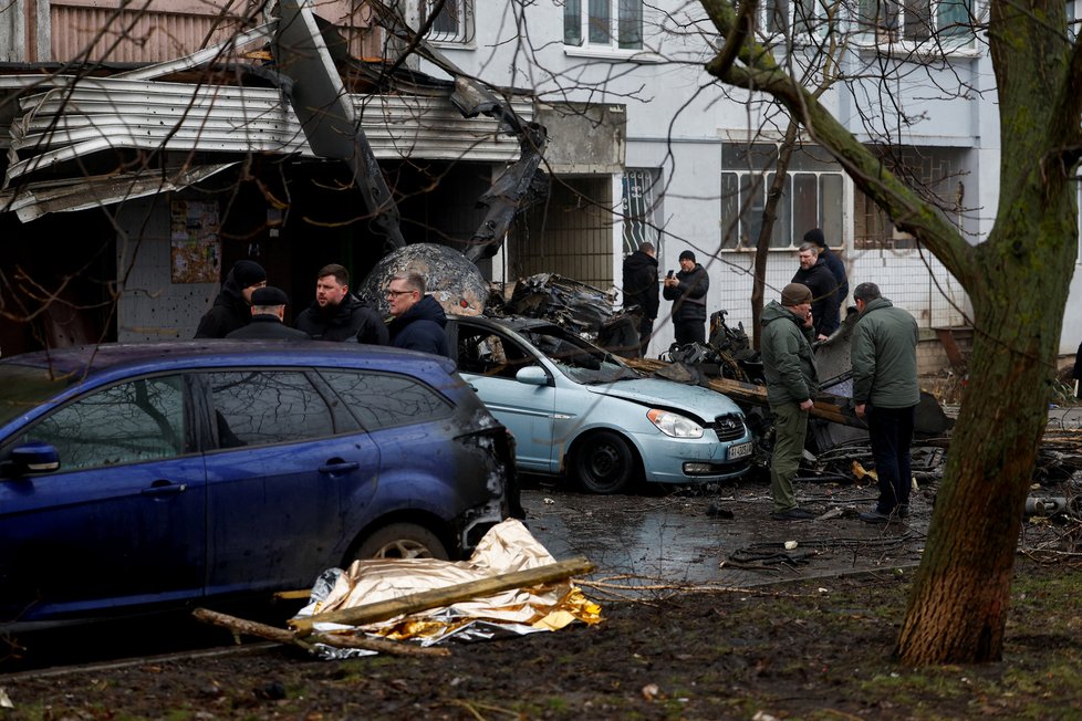 Na Ukrajině spadl vrtulník do areálu školky.