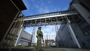 „Riziko radioaktivního mraku je vysoké.“ Ukrajinského jaderného šéfa děsí střelba v elektrárně
