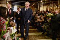 V Česku jsou další krajané z Ukrajiny: Zeman si s nimi zazpíval