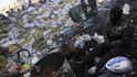 Celý Kyjev pokrývá popílek ze spálených pneumatik