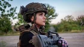 Žena v ukrajinské uniformě (ilustrační foto)