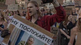 Ukrajinou cloumá vyhazov populárního ministra obrany. Učinil Zelenskyj největší chybu kariéry? Ukrajinou cloumá vyhazov populárního ministra obrany. Učinil Zelenskyj největší chybu kariéry?
