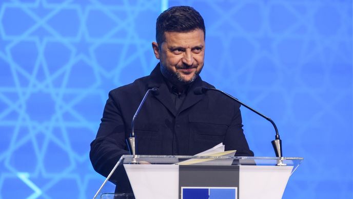 Ukrajinský prezident Volodymyr Zelenskyj argumentuje tím, že jeho země má schopnosti, které NATO potřebuje. Ukrajinský prezident Volodymyr Zelenskyj argumentuje tím, že jeho země má schopnosti, které NATO potřebuje.