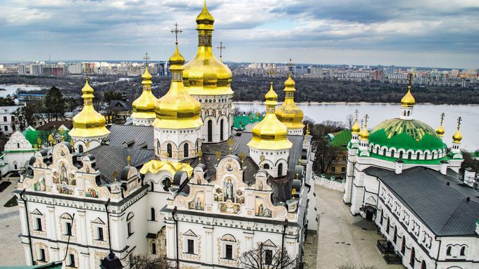 Kyjevskopečerská lávra a výhled na Kyjev