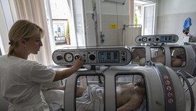 Ukrajinští vojáci se zotavují v nemocnici ve Lvově.
