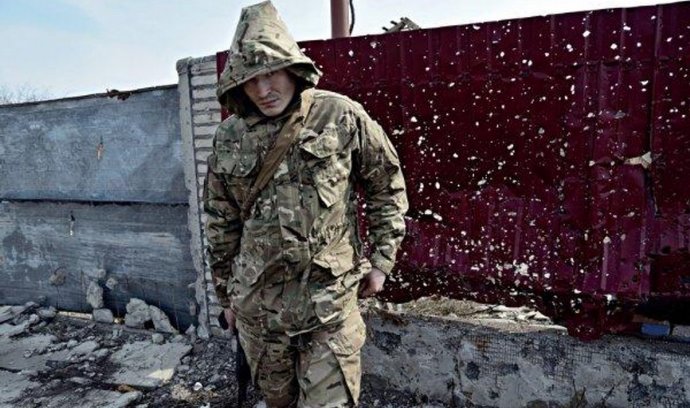Ukrajinský voják na hlídce