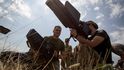 Ukrajinští vojáci cvičí se zbraněmi proti dronům