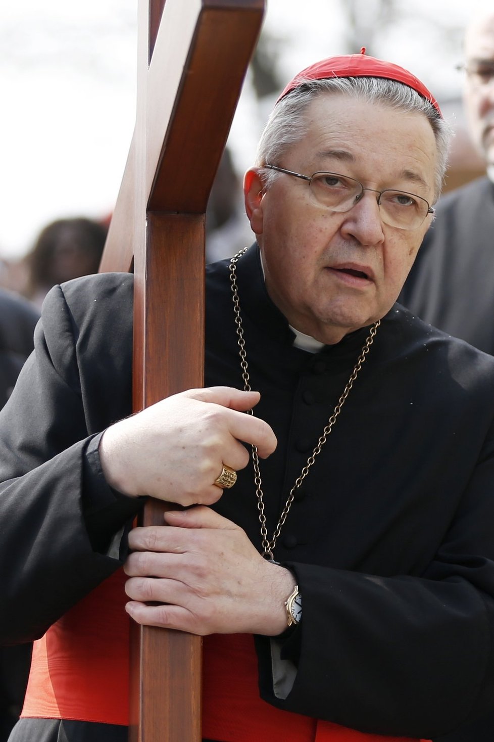 Křížovou cestu si prošel i francouzský kardinál André Vingt-Trois.