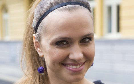 Zuzana Vejvodová jako Libuška v seriálu Ulice končí.