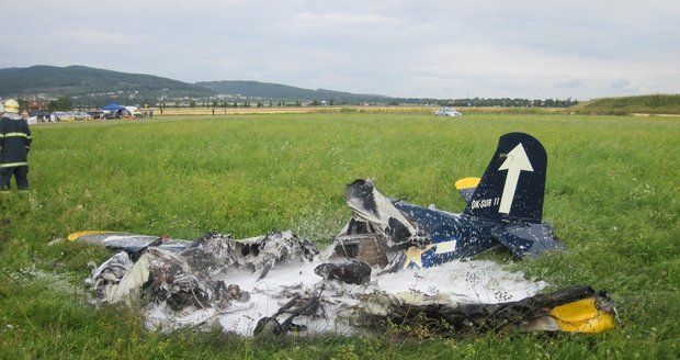 Při nehodě ultralightu zemřel jeho pilot.