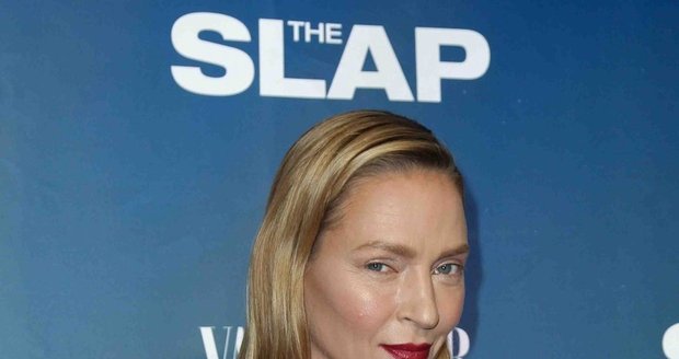 Herečka Uma Thurman na premiéře filmu Slap vypadala jinak, než jak jsou její fanoušci zvyklí.
