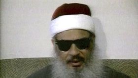 V americkém vězení v sobotu ve věku 78 let zemřel islámský duchovní Umar Abdar Rahmán, známý jako „slepý šajch“. Odpykával si doživotí za teroristický útok.