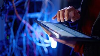 Vladimír Mertlík: Objektivní umělá inteligence? Pravda, ale jenom vocamcať pocamcať Vladimír Mertlík: Objektivní umělá inteligence? Pravda, ale jenom vocamcať pocamcať