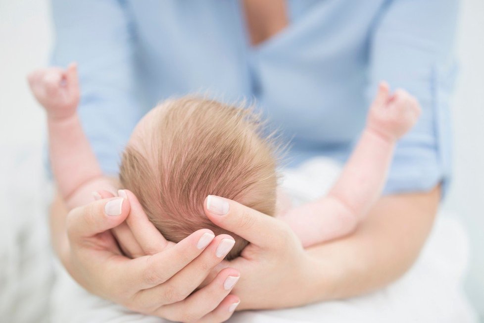 Podle odborníků se v pozdějším věku podaří s pomocí umělého oplodnění otěhotnět přibližně 65 % párů.