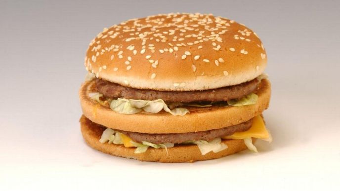 Umělý hamburger má řešit problémy lidstva s výrobou potravin