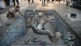 Julian Beever kouzlí s prostorem - jeho kresby jsou neuvěřitelnými optickými klamy