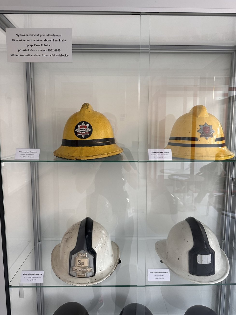 Když se bourala provizorní hasičská stnaice v Holešovicích, byl to právě pan Rubeš, kdo svou vášní pro sběratelství uchránil řadu historických artefaktů. Ty jsou na nové holešovické stanici dodnes vidění.