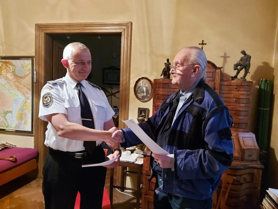 Pražští hasiči oplakávají skon jednoho ze svých nejstarších příslušníků. Pavel Rubeš u nich strávil přes 4 dekády.