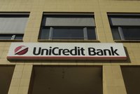 V UniCreditu bez kreditu. Banka vyčerpala klientům peníze z účtu