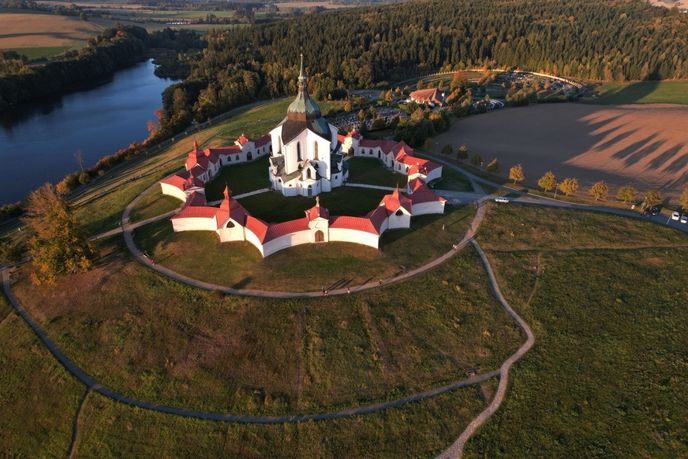 Poutní kostel sv. Jana Nepomuckého na Zelené hoře se na Seznam světového kulturního dědictví UNESCO dostal v roce 1994. Poutní kostel sv. Jana Nepomuckého na Zelené hoře se na Seznam světového kulturního dědictví UNESCO dostal v roce 1994.