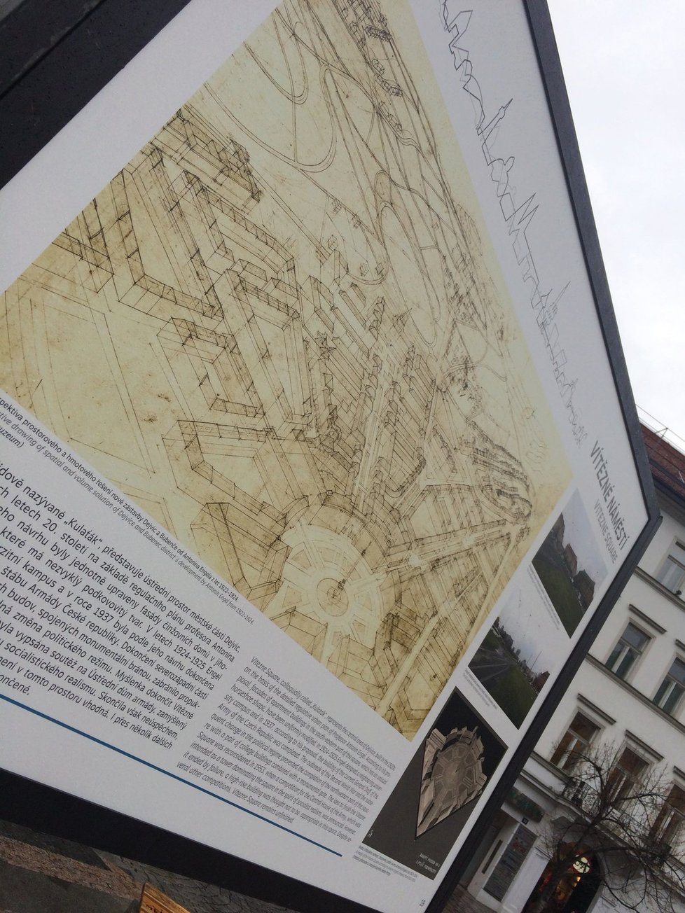 Původní projekt Vítězného náměstí na Praze 6 je velmi podobný jeho současné podobě. Zůstal ovšem nedokončen.