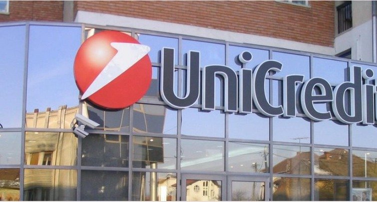 Dlouhodobý výpadek měla nedávno i UniCredit Bank.