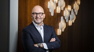 Digitalizujeme naplno, ale chytré pobočky si necháme, říká  Marco Iannaccone z UniCredit Bank