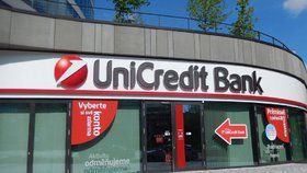 Italská skupina UniCredit prodává svoji slovenskou a českou divizi. O segmenty má údajně zájem Moneta Money Bank a Société Générale.
