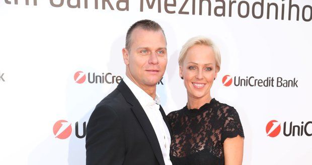 Unicredit party ve Varech: Zuzana Belohorcová s manželem Vlastou Hájkem