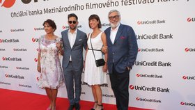 Unicredit party ve Varech: Jiří Bartoška s manželkou Andreou