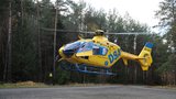 Muž na Opavsku se řízl motorovou pilou do krku: Vrtulníkem letěl do nemocnice! 