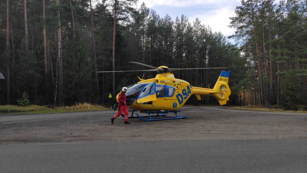 Vrtulník z místa odletěl bez vybavení a pacienta.