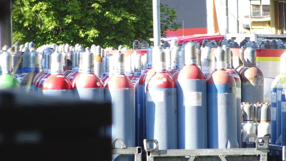 23. července 2019: Pražští hasiči a policisté zasahovali v Kyjích v areálu společnosti Linde Gas kvůli masivnímu úniku plynu do ovzduší.