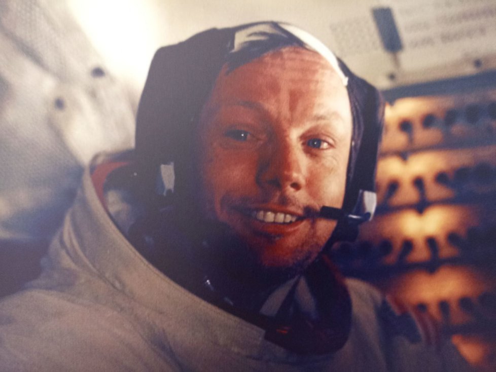 První člověk na Měsíci Neil Armstrong.