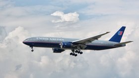 Největší aerolinky světa se jmenují United Airlines.