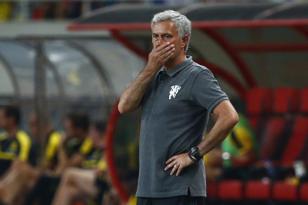 Trenér Manchesteru United José Mourinho sledoval výprask svého týmu s Dortmundem