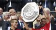 Manchester United porazil Wigan 2:0, o obě branky se postaral Robin van Persie, a získal svou první trofej – Community Shield.
